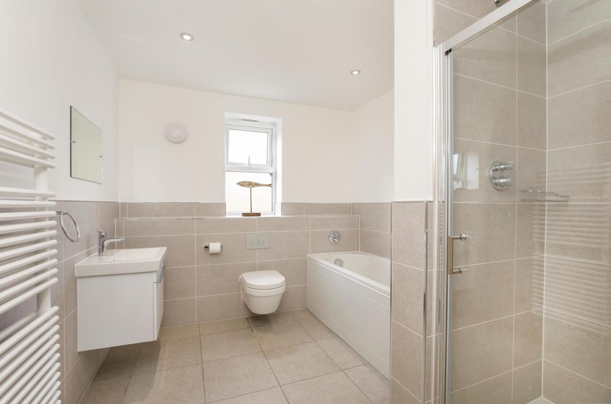 Mount Vale 4 Bedroom Luxury Home & Free Parking ヨーク エクステリア 写真